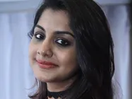 മീര നന്ദന്‍ വാക്ക് പാലിച്ചു, സ്വര്‍ണ നാണയങ്ങളുമായി തിരിച്ചെത്തി...