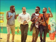 തട്ടിക്കൂട്ടിയ തിരക്കഥയിൽ ഷറഫുദ്ദീന്റെയും വിനായകന്റെയും തേരോട്ടം... ശൈലന്റെ റോൾമോഡൽസ് റിവ്യൂ!!