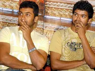 വിജയ്-സുര്യ ഫാന്‍ ഫൈറ്റ്!!! ഈ ആരാധക യുദ്ധം മലയാള താരങ്ങള്‍ തമ്മില്‍... അടിച്ച് പിരിയുമോ???