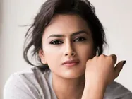 നിവിന്റെ മുന്നില്‍ നില്‍ക്കുമ്പോള്‍ എനിക്ക് വാക്കുകള്‍ പോലും കിട്ടിയില്ല; ശ്രദ്ധ പറയുന്നു