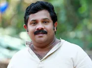  ആറ് മാസം പിന്നാലെ നടന്നു! ഒടുവിൽ  അറ്റ കൈപ്രയോഗം നടത്തി!! രസകരമായ പ്രണയകഥ