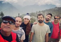 പ്രണവിനും സംഘത്തിനുമൊപ്പം മലകൾ കയറി വിസ്മയ