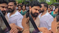 ദിലീപിന് വേണ്ടി ഒരുപാട് പ്രാർത്ഥിച്ചു; മരണവീട്ടിൽ നിന്നും മടങ്ങിയ ദിലീപിനോട് ആരാധിക, പിആർ ​ഗെയിമെന്ന് വിമർശനം!