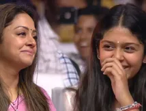 Jyotika Daughter: மேடையில் சூர்யா செய்த செயல்.. விழுந்து விழுந்து சிரித்த மகள் தியா..