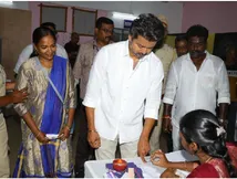 பரபரக்கும் சட்டமன்ற தேர்தல்.. வாக்களித்த விஜய்.. அடுத்த நொடி செய்தது தான் சூப்பர்!