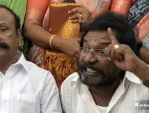 அவர் வந்து பிரசாரம் செய்து ஜெயிக்கனும்னு அவசியமில்லை.. கடுப்பான கருணாஸ்.. யாரை சொல்றாரு?