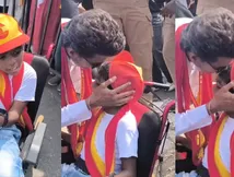 TVK Vijay: விஜய்க்காக காத்திருந்த மாற்றுத் திறனாளி சிறுவன்.. ஆரத் தழுவி முத்தமிட்ட TVK விஜய்