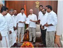 விஜய் CM ஆவது உறுதியா? ஆளுநரின் முடிவு என்ன? தமிழக அரசியலில் உச்சகட்ட பரபரப்பு!