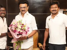 முன்னாள் முதலமைச்சரை சந்தித்த மாரி செல்வராஜ்.. உதயநிதி ஸ்டாலின் வெறப்பா நிக்கிறாரேப்பா