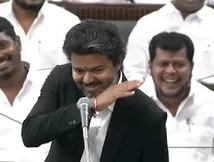 இப்படியே சட்டசபை லைவ் போட்டா.. விஜய் ஃபேன்ஸ் யாருமே படம் பார்க்க போகமாட்டாங்களே!