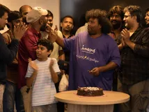 ‘காகங்கள்’ படப்பிடிப்பு நிறைவு – யோகி பாபுவின் பிறந்தநாள்.. கேக் வெட்டி மகிழ்ச்சி கொண்டாட்டம் 