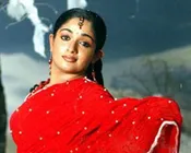 காவ்யா மிரண்டால் கிளாமர்!