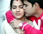 ~~லிப் டு லிப்~~ முத்தம் தப்பில்லை-சந்தியா