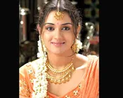 கவர்ச்சிக்கு ராகினி ஜே!