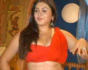 நமீதாவுக்கு முத்துக் குளிக்க பயிற்சி!