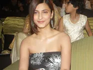 ஒரு புதுமுகத்தைப் போலவே போராடுகிறேன்! - ஸ்ருதி