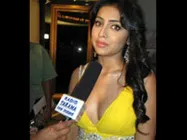 ஷ்ரியா-ஆர்யாவின் 'சிக்கு புக்கு'