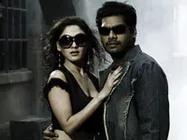 நிதினுடன் மஞ்சரி லிப்லாக்!