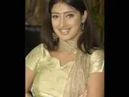 உடற் பயிற்சியாளருடன் காதல்? லட்சுமிராய் மறுப்பு!