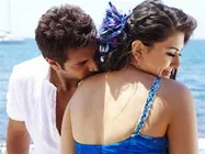 ரசிகர்களை ஏமாற்றிய எங்கேயும் காதல்!!