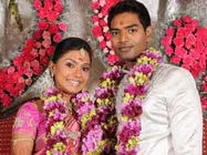 தியேட்டர் உரிமையாளர் மகனை மணக்கும் அபர்ணா-நிச்சயதார்த்தம் நடந்தது