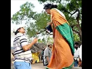 தங்கமே தங்கர்... உருக வைத்த அம்மாவின் கைபேசி!