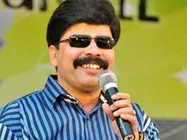 சும்மா நச்சுன்னு இருக்கு பிரஸ் மீட்டுக்கு ஆட்டோவில் வந்த பவர்ஸ்டார் 