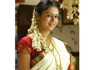 எதிர்ப்பை மீறி தன்னைவிட இளையவரை ரகசிய திருமணம் செய்தாரா காம்னா?