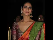 ஜிலேபியா... மொளகா பஜ்ஜியா.. வாணி கபூருக்கு ஏத்த பட்டப் பெயர் சொல்லுங்க!