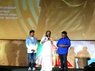 சிகரம் தொடு.. இசை வெளியீட்டு மேடையில் ஜேசுதாஸ் பாடிய 'அப்பா' பாடல்!