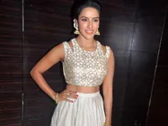 செல்லக்குட்டி, புஜ்ஜிக்குட்டி: இமானின் கன்னத்தை பிடித்து கிள்ளிய ப்ரியா ஆனந்த்