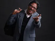 ஒரே நேரத்தில் மூன்று படங்களில் நடிக்கிறார், ஒரு படத்தை இயக்குகிறார் பாரதிராஜா! 