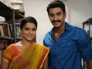 ரம்யா டீச்சரும், நாலு போலீசும் மற்றும் நல்லா இருந்த ஊரும்...!