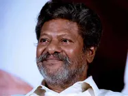 சிவப்பு பட சிறப்பு காட்சி: உரைக்கு நடுவே உணர்ச்சி வசப்பட்டு அழுத ராஜ்கிரண்!