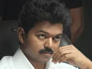 பாட்ஷா ரீமேக்கில் விஜய்.... ஒரு 'குருவி'யின் ஆசை இது!