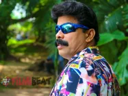 2 படம்.. ஒரு நாள் கேப்..  அடுத்தடுத்து ரிலீஸ்..  கலகல புன்னகையுடன் 