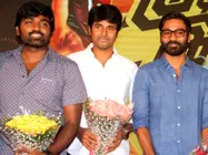 சிவகார்த்திகேயன் கழுத்து சுளுக்கு– தனுஷால் வந்த ஒரு தர்மசங்கடம்!