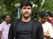 'இருமுகன்'  படத்தில் நடித்த இரண்டு பாத்திரங்களில் எது முக்கியம்?- விக்ரம் பேச்சு!