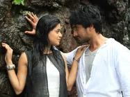 இரண்டு கதாநாயகர்கள் வில்லன்களான  'முன்னோடி'! #Munnodi