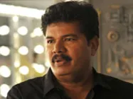 துருவங்கள் பதினாறு.... 'பர்ஃபெக்ஷனிஸ்ட்' ஷங்கரே பாராட்டிட்டாரு!