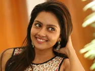 ஜி.வி.யை பார்த்து லைட்டா பயமா இருந்தது, இப்போ காத்துக்கிட்டிருக்கேன்: மஹிமா 