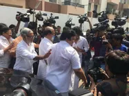 விமர்சனம் பண்ணுங்க... ஆனா அடுத்தவர் மனசு நோகாம பண்ணுங்க! - ரஜினிகாந்த் 