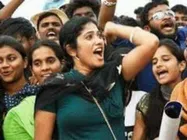 இந்த நாள் 'உத்தமி' ஜூலி வாழ்க்கையில் மறக்க முடியாத நாள் 