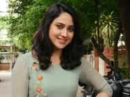 மெழுகுதிரி தயாரிக்கும் மலையாள நடிகை!