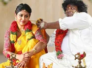நயன்தாரா இல்லன்னா... பிரபல நடிகைக்கு தாலி கட்டும் யோகிபாபு.. வைரலாகும் திருமணப் போட்டோ! 