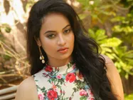 'ஆண் தேவதை'க்காக ரிஸ்க் எடுத்த சுஜா வருணி: அவரை திட்டாதீங்க மக்களே 