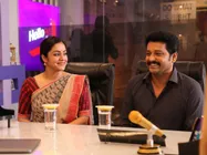 பதினொரு வருடங்களுக்கு பிறகு மீண்டும் அதே மேஜிக்.... 'காற்றின் மொழி' விமர்சனம்! 