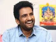 ஆர்யாவை ஹீரோவாக வைத்து புதிய படம்.... இயக்குனர் அவதாரம் எடுக்கும் சந்தானம்! 