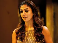 Airaa Review: யமுனாவை கொல்லத்துடிக்கும் பவானி... கருப்பு வெள்ளை படம் காட்டும் 'ஐரா'... விமர்சனம்! 