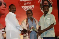 இப்டி படம் எடுத்ததுக்கு 'வேற' தொழில் செய்யலாம்.. 90 எம்எல் இயக்குநரை அசிங்கமாக திட்டிய தயாரிப்பாளர் 